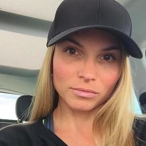 Meet your Posher, Suzanne